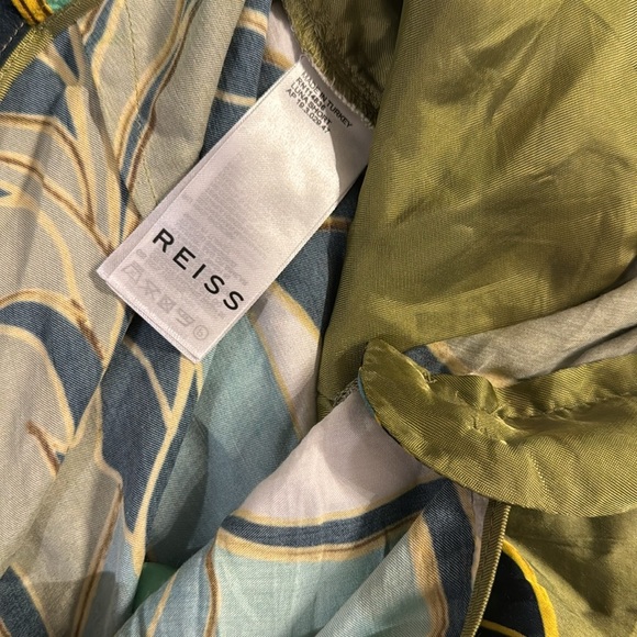 REISS viscose shorts size 8 - Picture 5 of 6